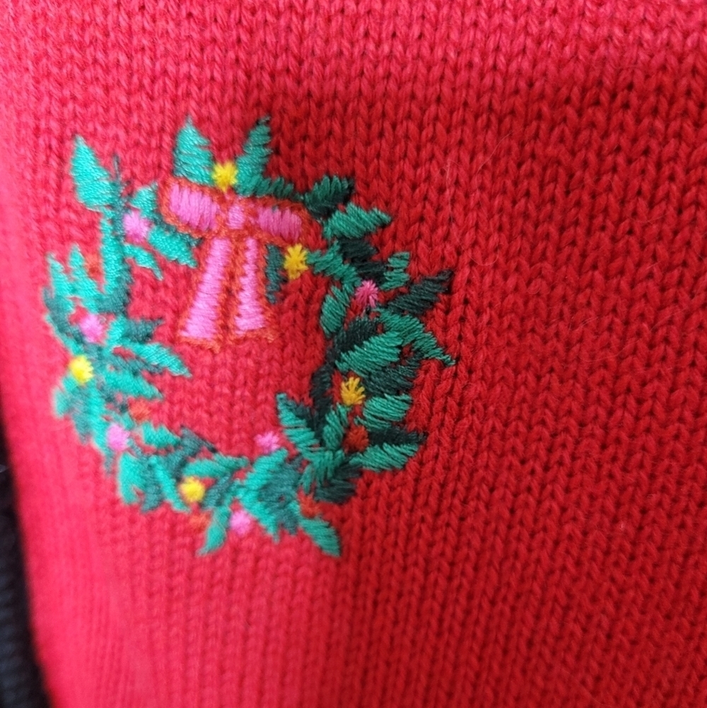 The Tog Shop Red Holiday Cardigan Sweater Embroidered Wreaths Full Zip Size L - Picture 5 of 9